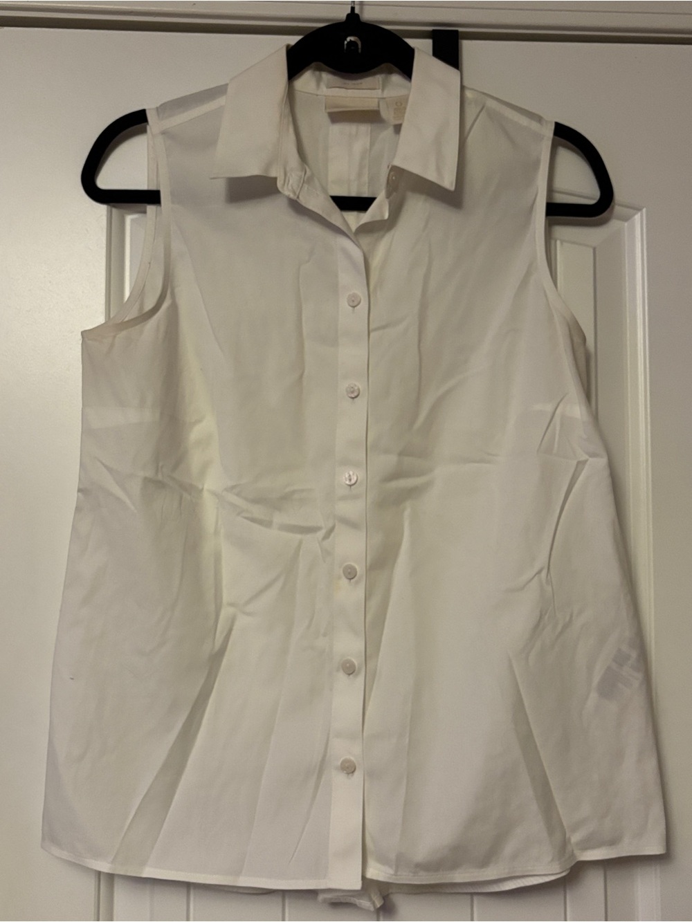 Chico's Sleeveless Button-Down Collared Top in White size 0, small